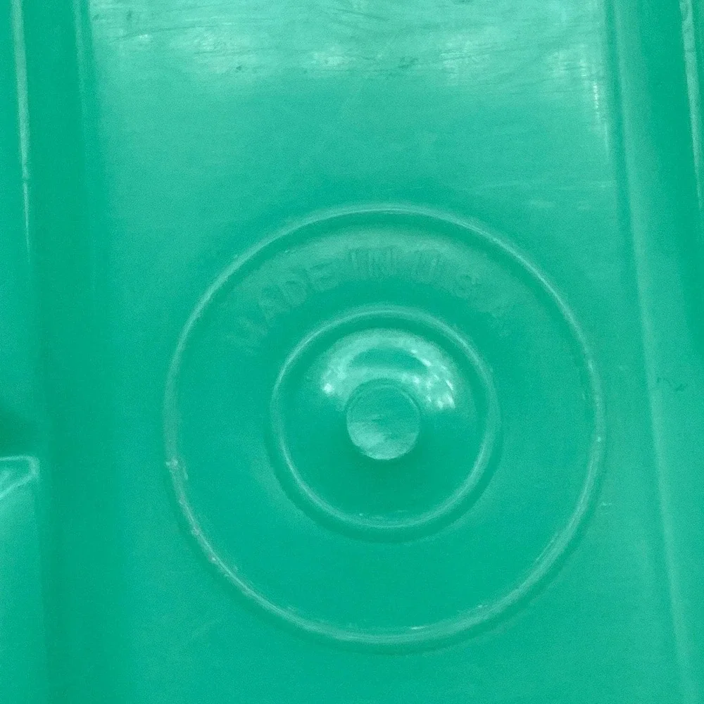 Tupperware vintage celery